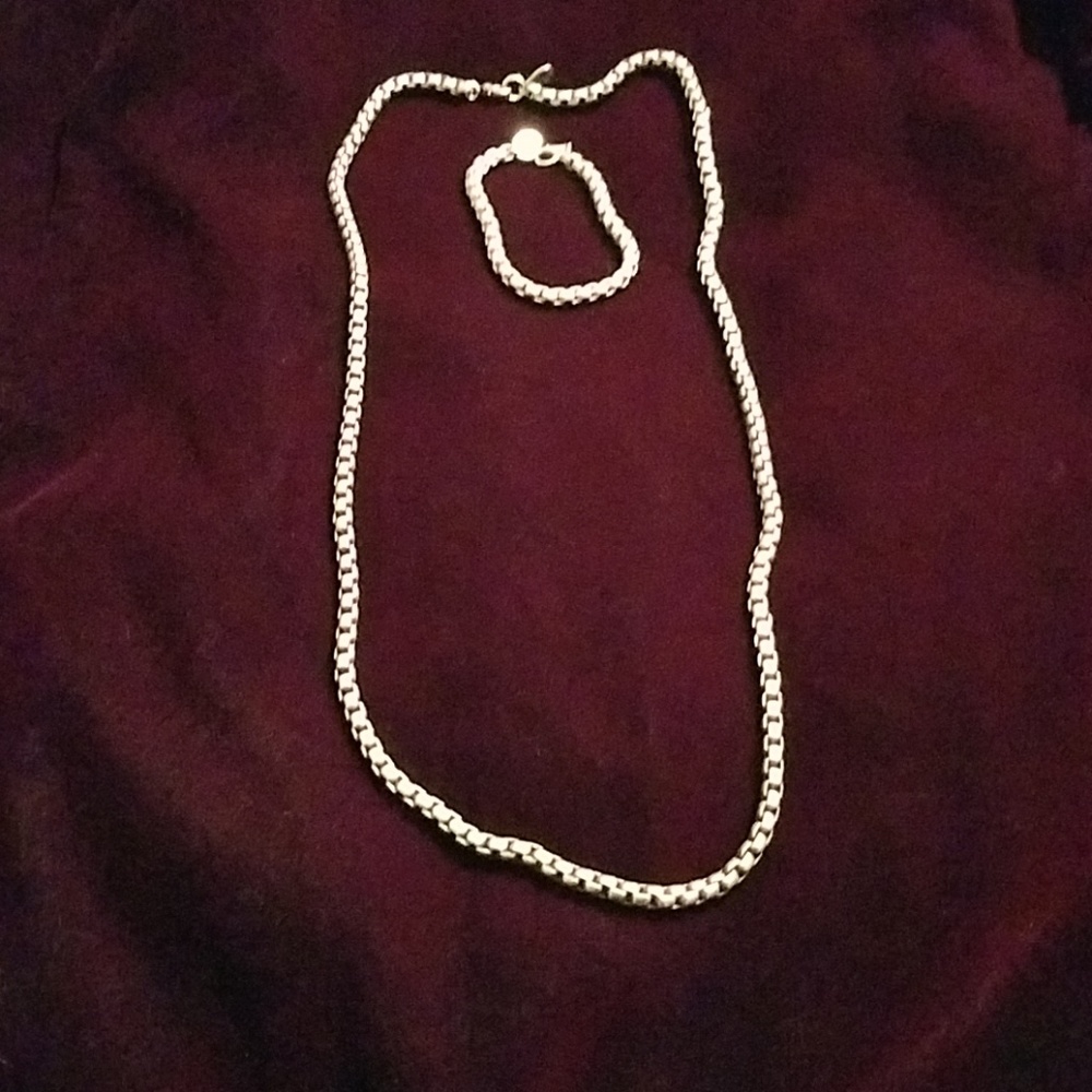 Anne Klein box link necklace and bracelet.